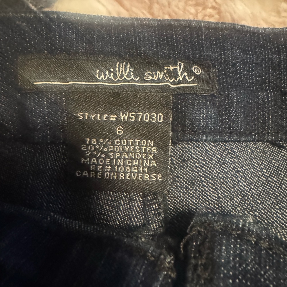 Willi Smith Dark Navy Button-Detail Denim Shorts - Picture 3 of 3